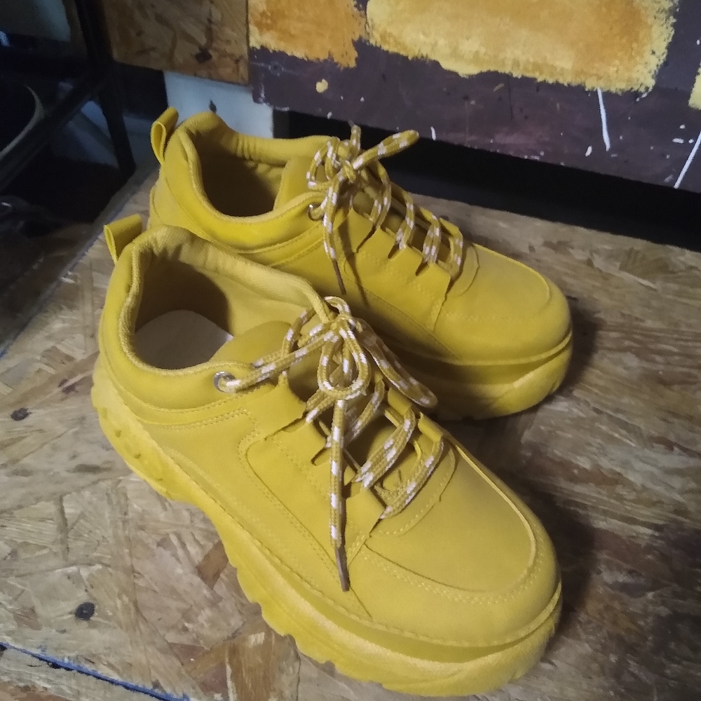 SHEIN fashion high top boots style sneakers